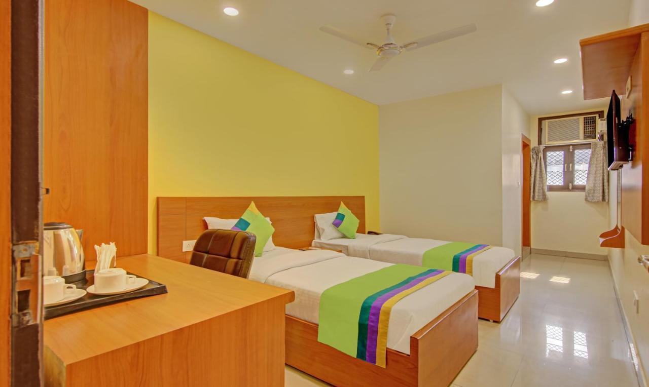 Treebo Tms Residency Hotel New Delhi Bagian luar foto